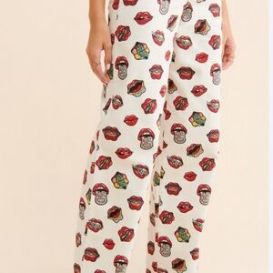 Wrangler White High-Rise Pants with Red Lip & Multicolor Patch Print